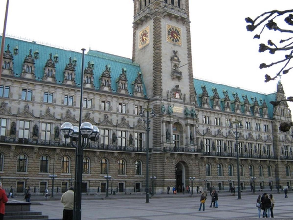 Pension am Rathaus Hamburg Exterior foto